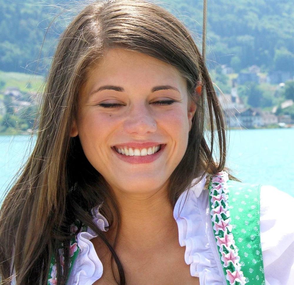 25P Heidi in traditional costume