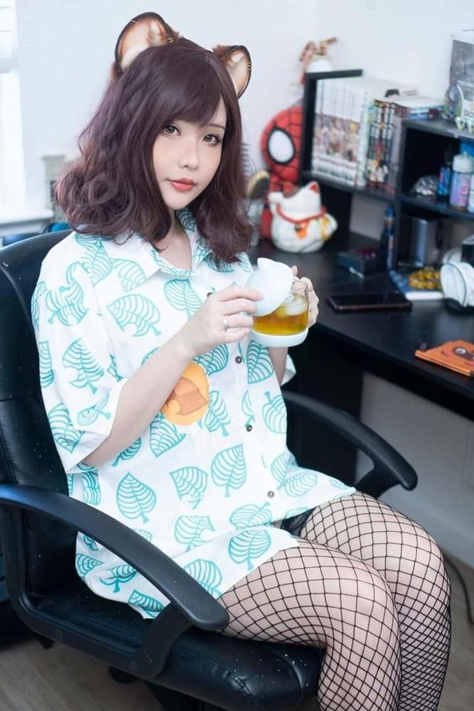 24P Sexy cosplay