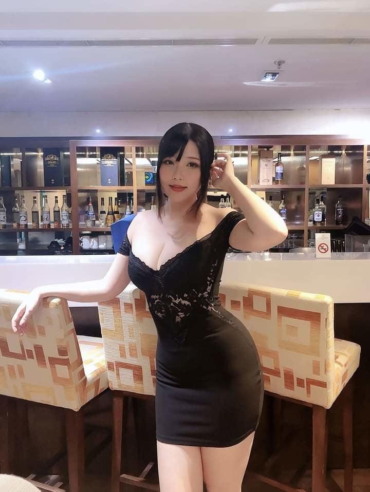 24P Sexy cosplay