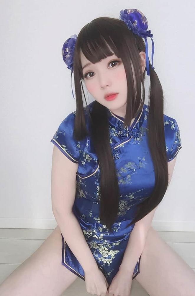 24P Sexy cosplay