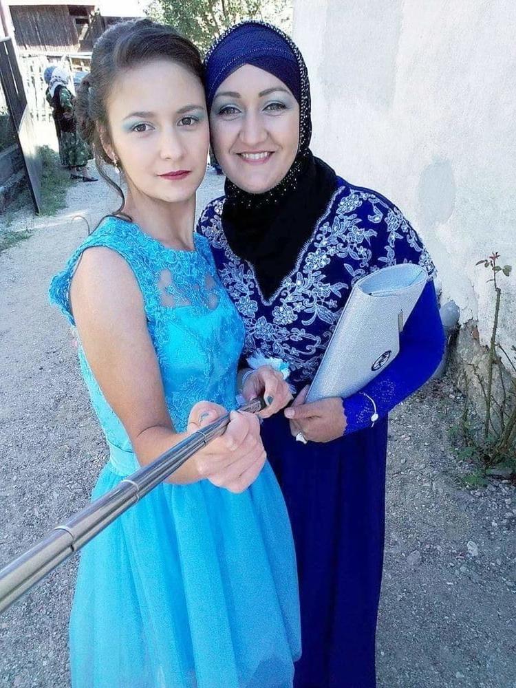 25P Turbanli Fatme busty hijab slut