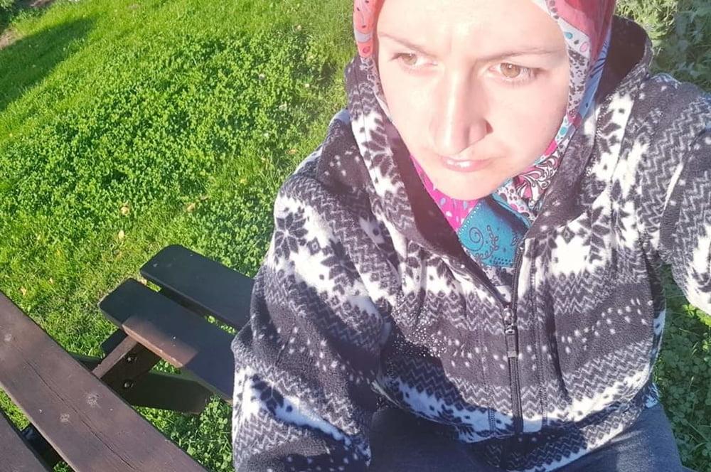 25P Turbanli Fatme busty hijab slut
