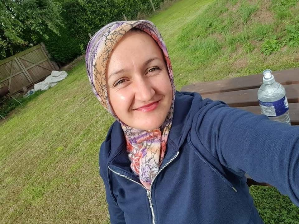 25P Turbanli Fatme busty hijab slut