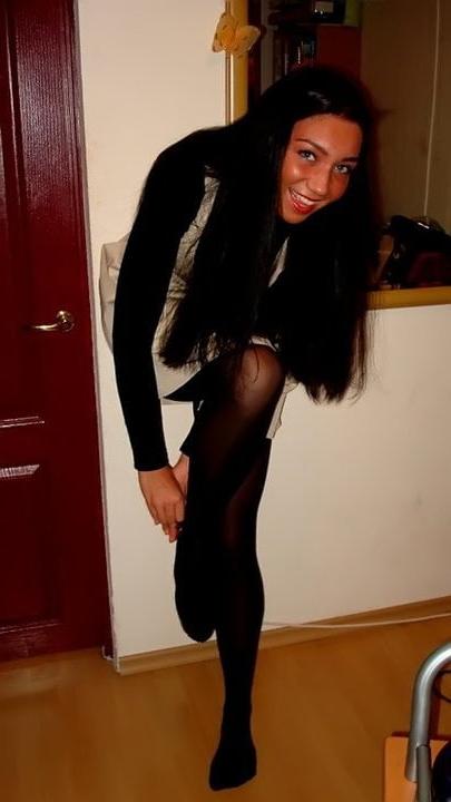 25P sexy females in tights pantyhose nylons 86