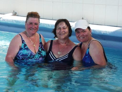 25P FAT MATURE SWIMSUIT