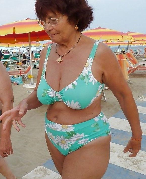 25P FAT MATURE SWIMSUIT