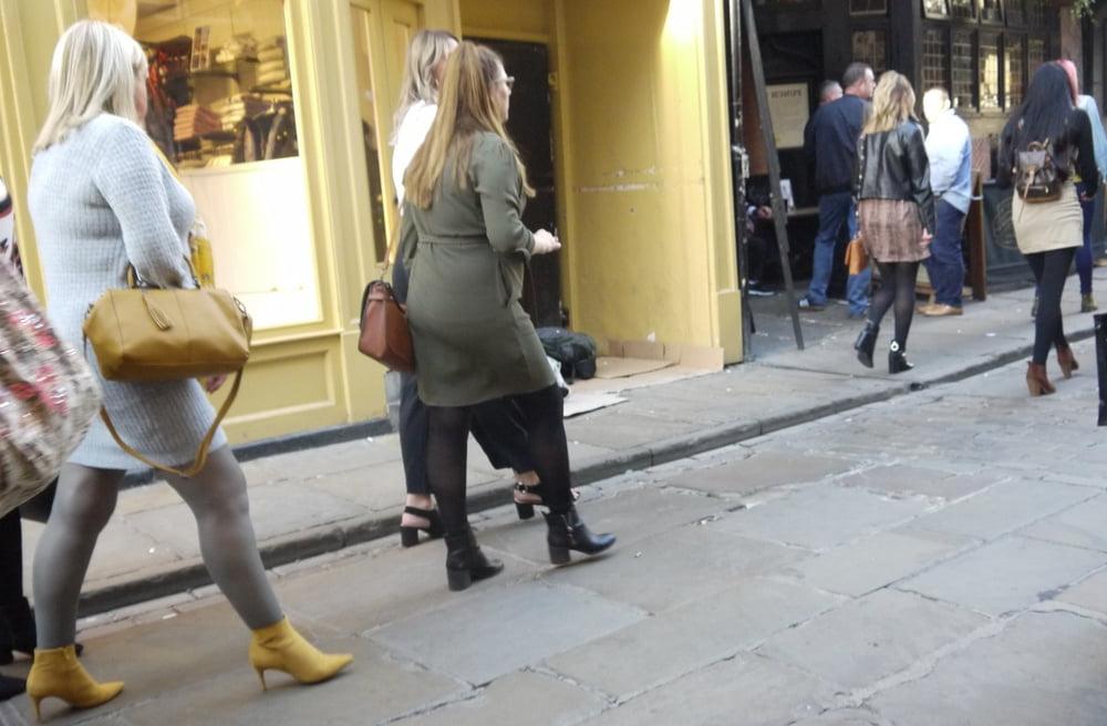 25P sexy mature out and about in pantyhose and heels