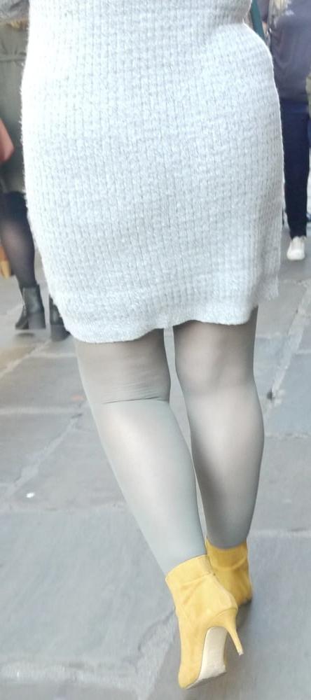 25P sexy mature out and about in pantyhose and heels