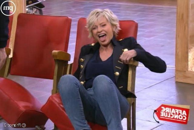 25P French TV Milf Sophie Davant