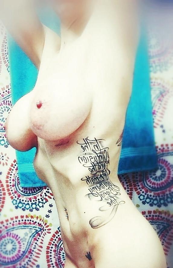 25P super tatoo busty babe top huge