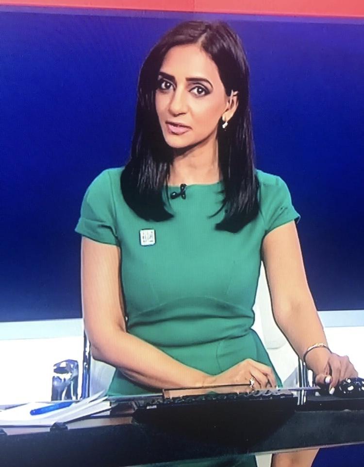 25P Wanking Hard For Bela Shah In Green Tight Dress (Sky Sports)