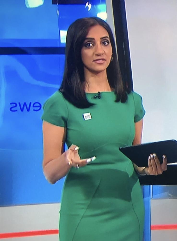 25P Wanking Hard For Bela Shah In Green Tight Dress (Sky Sports)