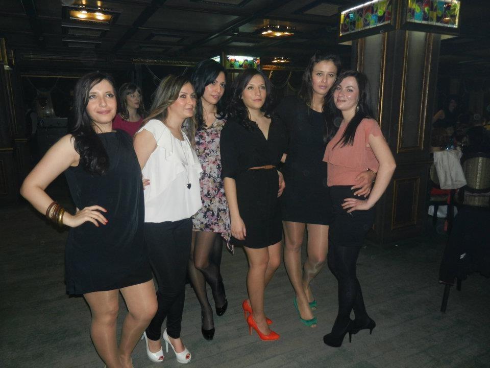 25P sexy females in tights pantyhose nylons 85