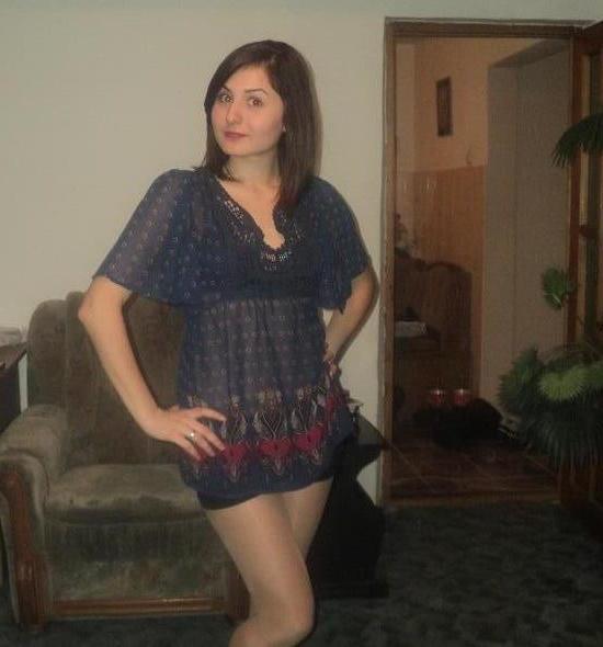 25P sexy females in tights pantyhose nylons 85