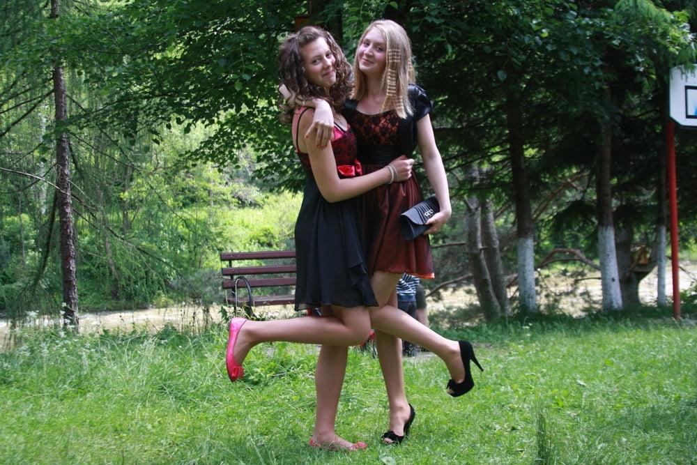 25P sexy females in tights pantyhose nylons 85