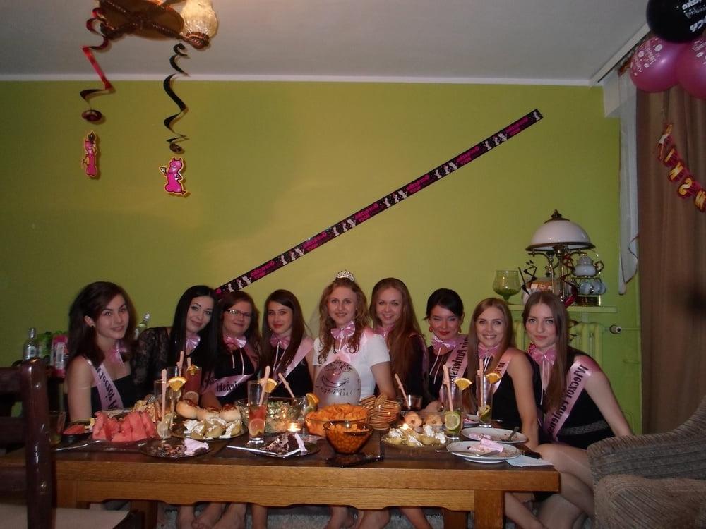 25P sexy females in tights pantyhose nylons 85