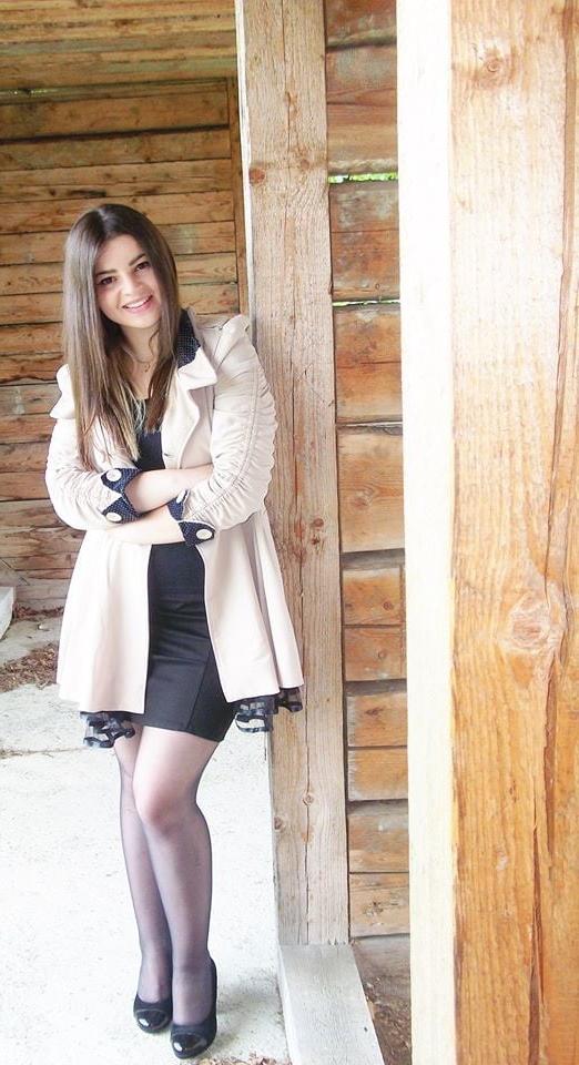 25P sexy females in tights pantyhose nylons 85
