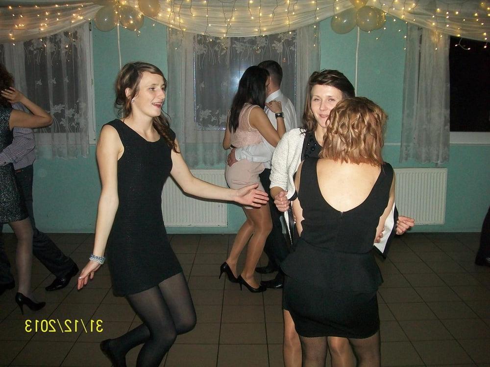 25P sexy females in tights pantyhose nylons 85