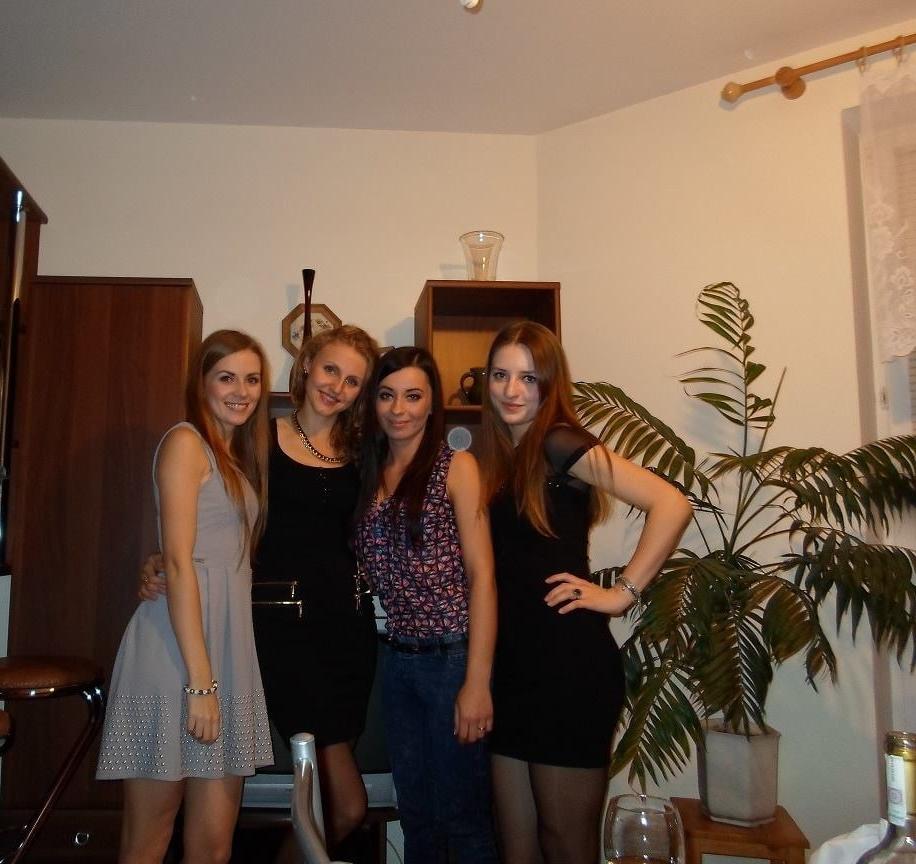 25P sexy females in tights pantyhose nylons 85