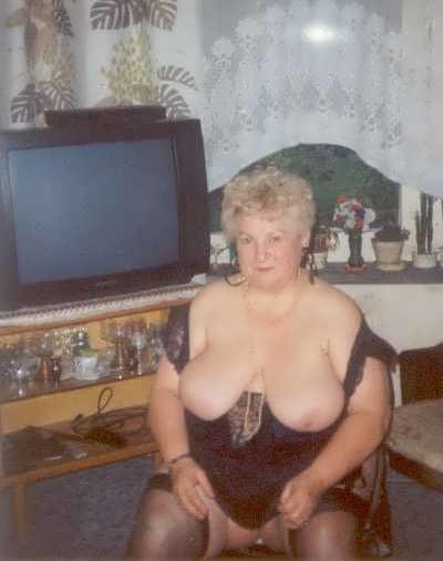 25P Dirty Grannies &amp; Old Moms