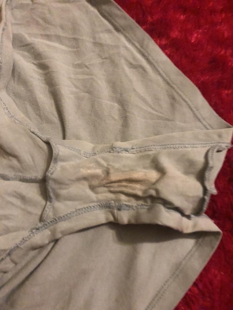 11P Milfs dirty panties