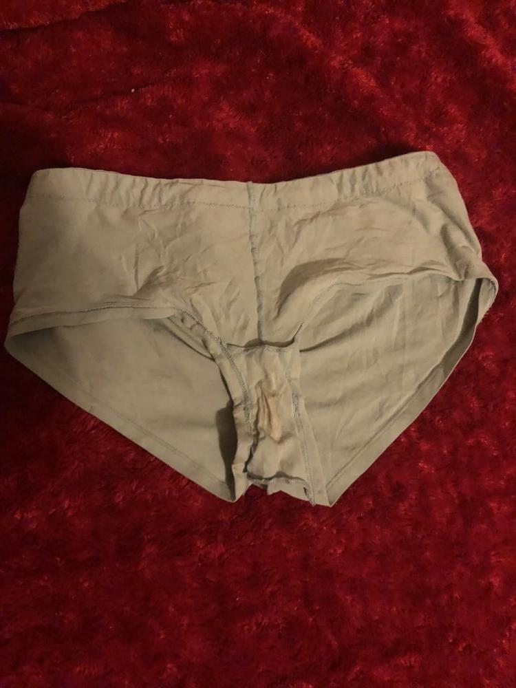 11P Milfs dirty panties