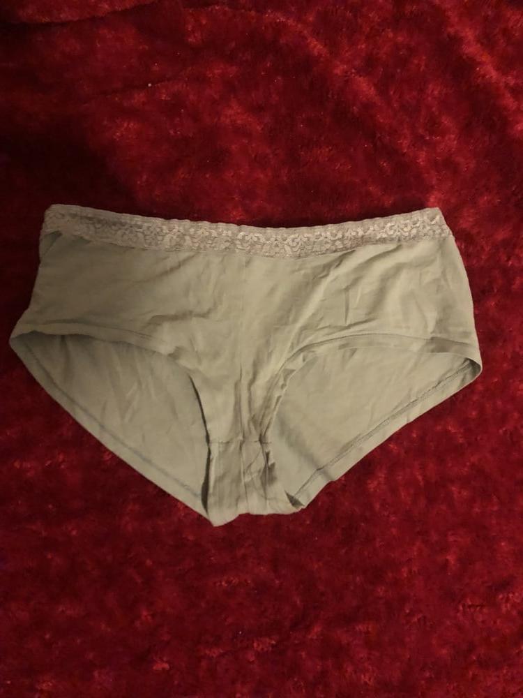 11P Milfs dirty panties