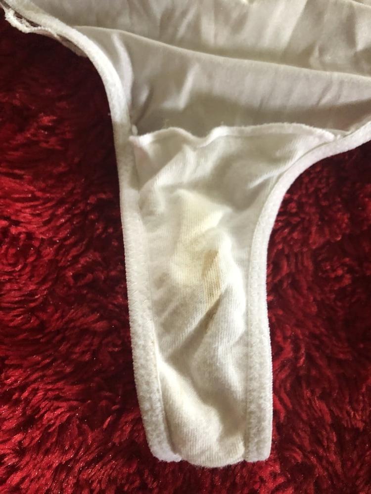 11P Milfs dirty panties
