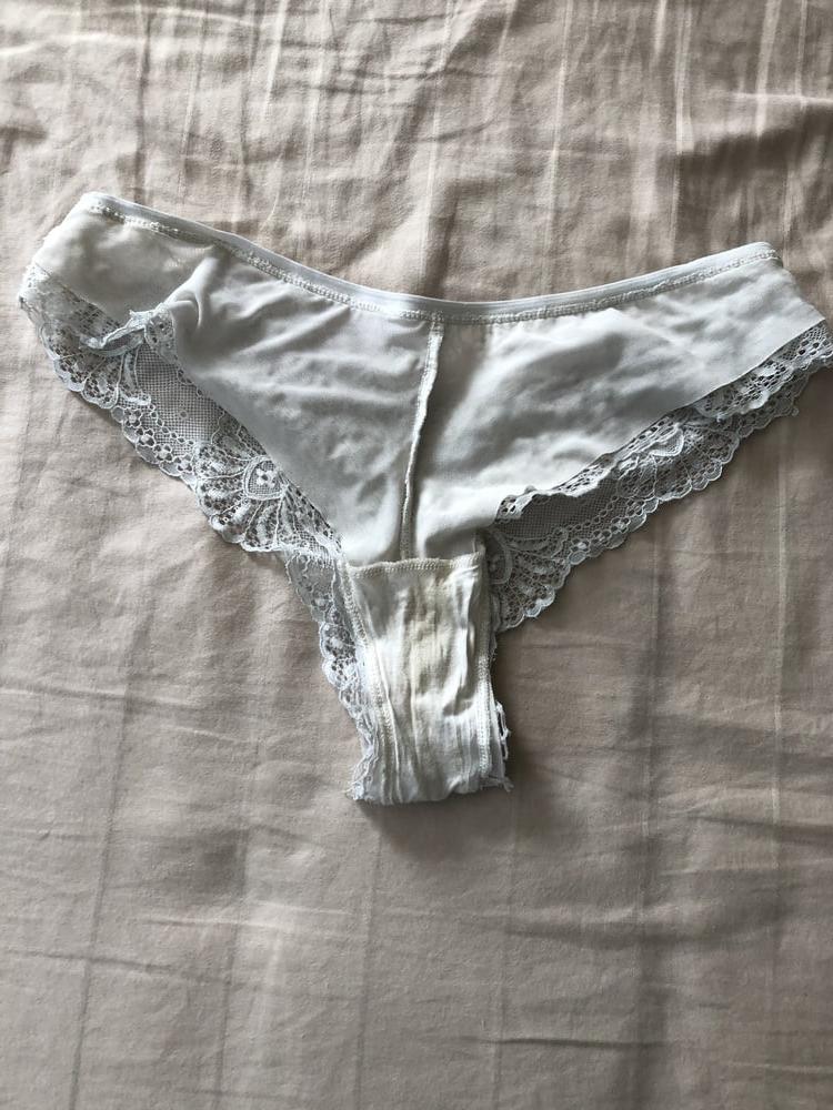 11P Milfs dirty panties