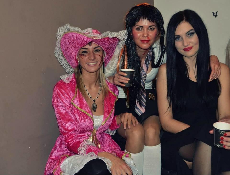 25P sexy females in tights pantyhose nylons 82