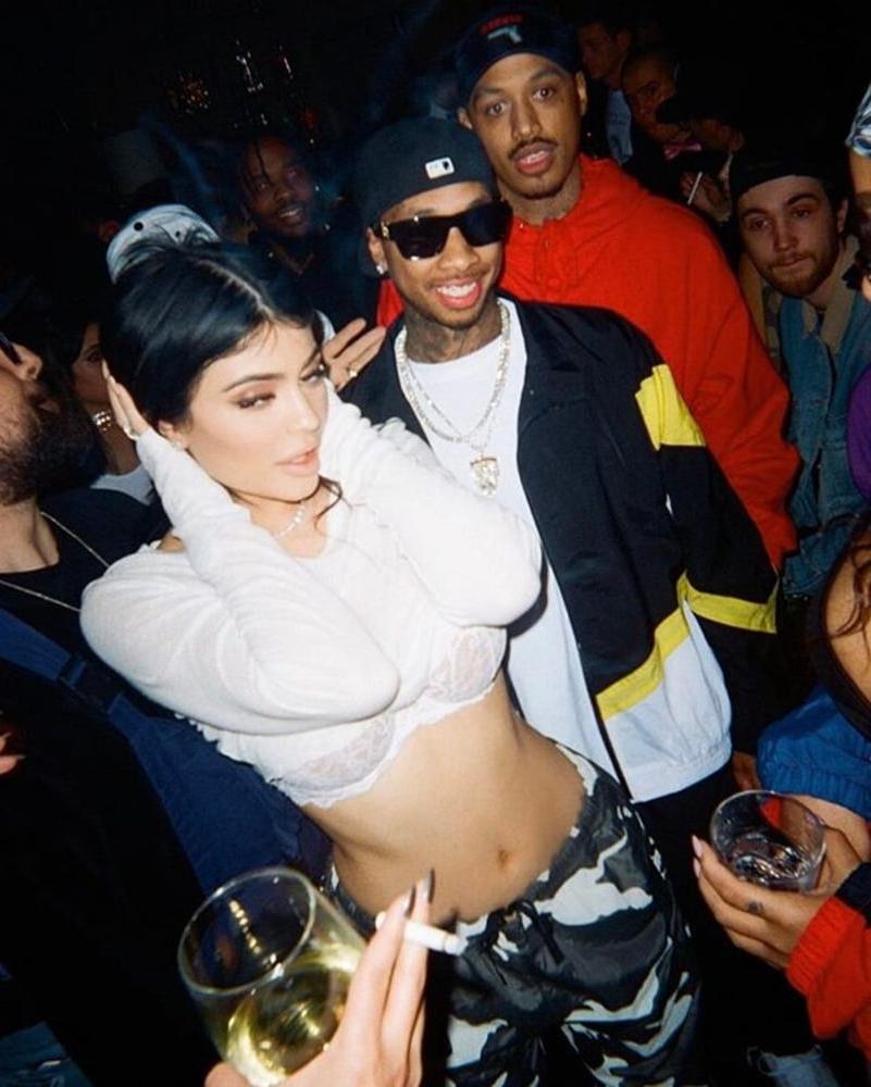 25P Kylie Shows Her Perfect Body