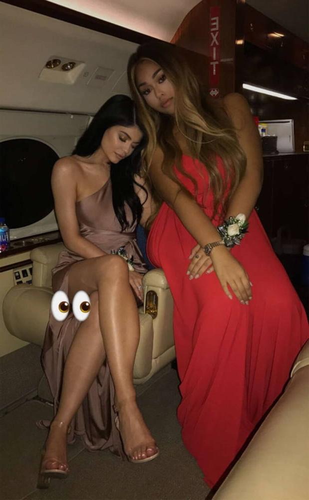 25P Kylie Shows Her Perfect Body