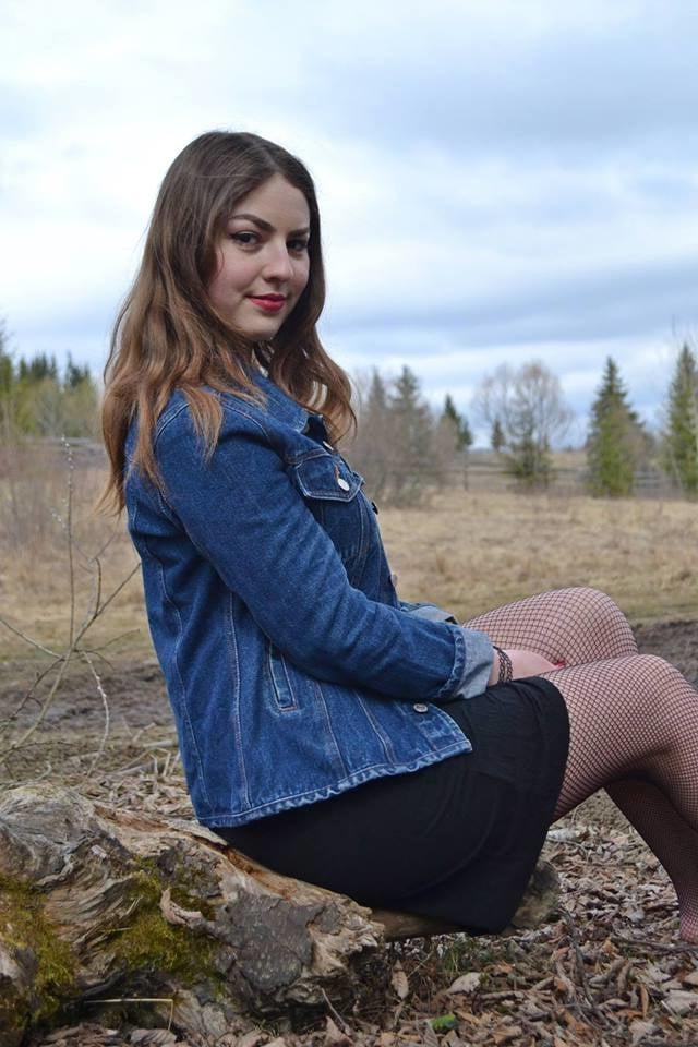 25P sexy females in tights pantyhose nylons 84