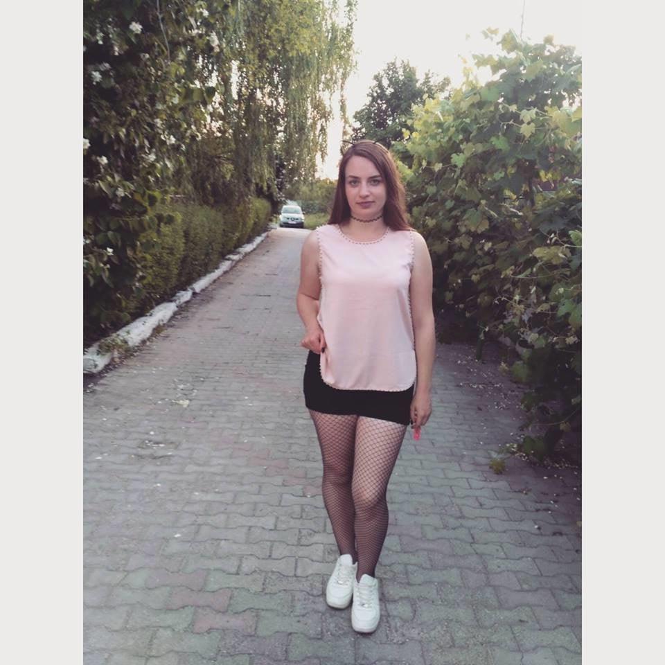 25P sexy females in tights pantyhose nylons 84