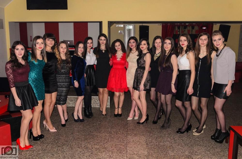 25P sexy females in tights pantyhose nylons 84