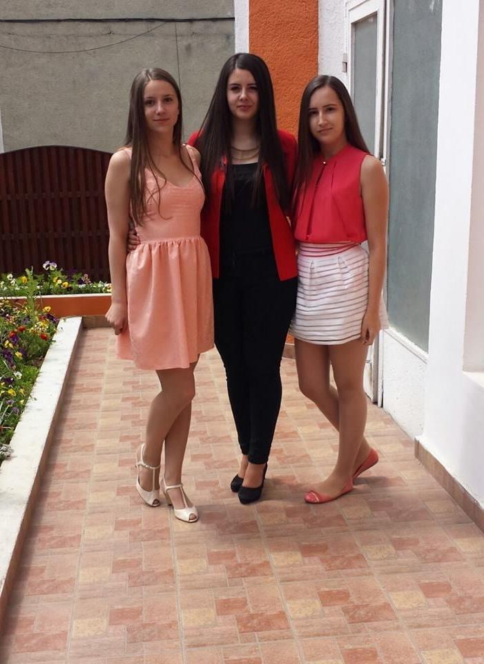 25P sexy females in tights pantyhose nylons 84