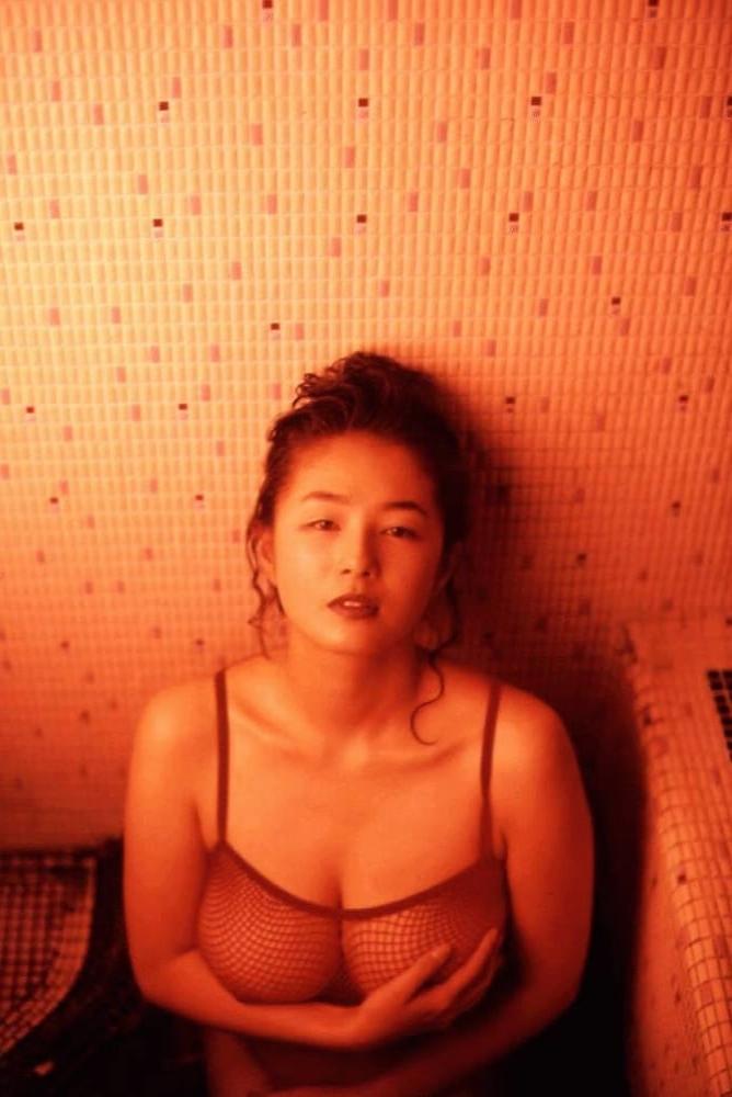 25P Asien Busty Girls