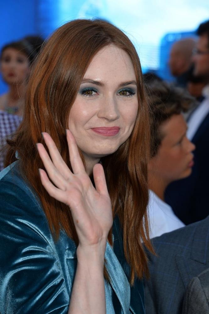 25P Karen Gillan - Blue dress