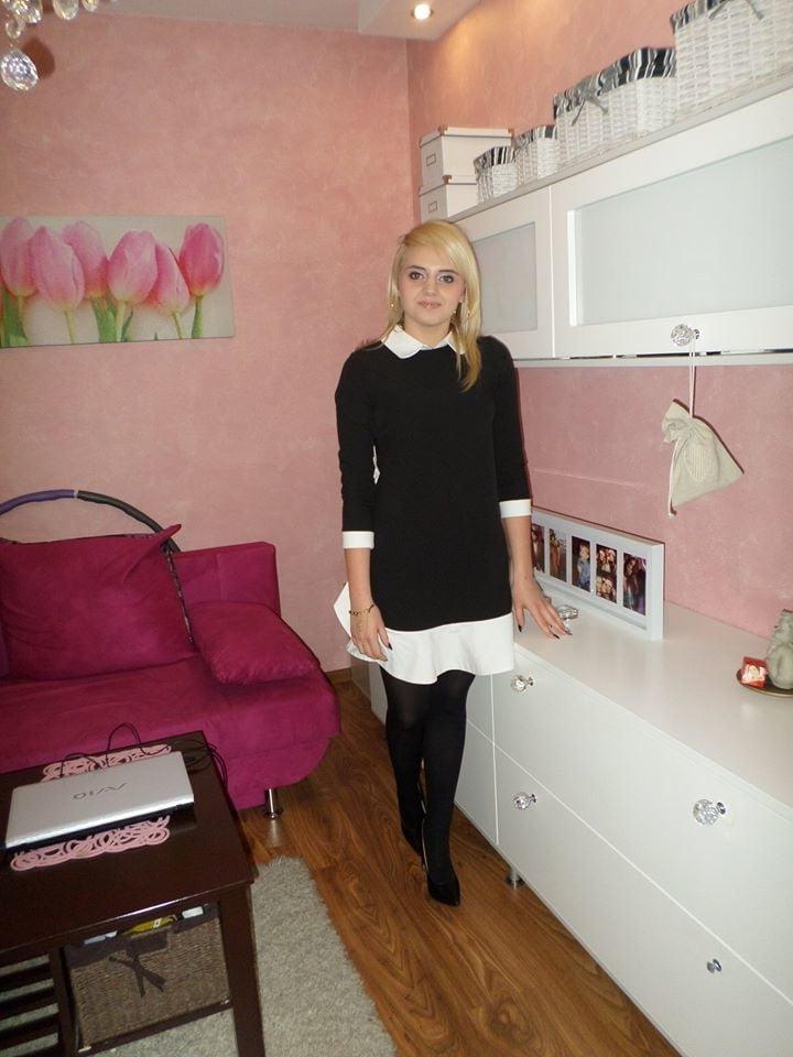 25P sexy females in tights pantyhose nylons 81