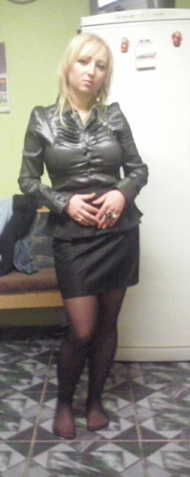 25P sexy females in tights pantyhose nylons 81