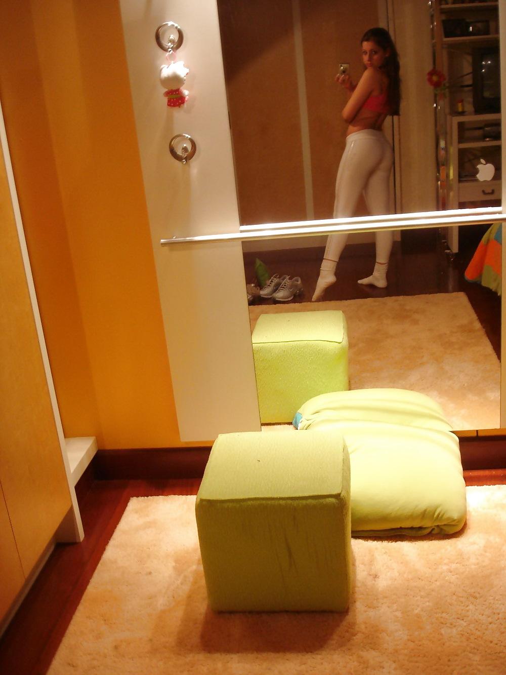 25P Teen's Ass to die for self-shots(Complete collection)