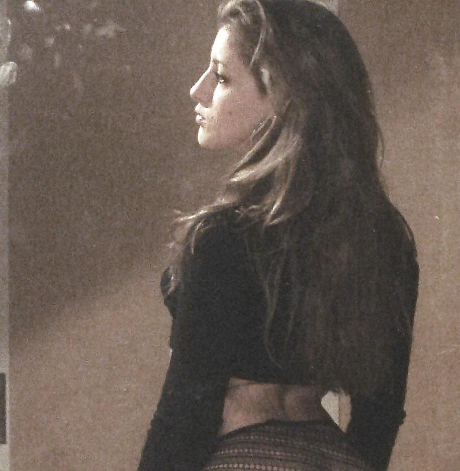 25P Teen's Ass to die for self-shots(Complete collection)