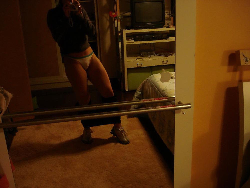25P Teen's Ass to die for self-shots(Complete collection)