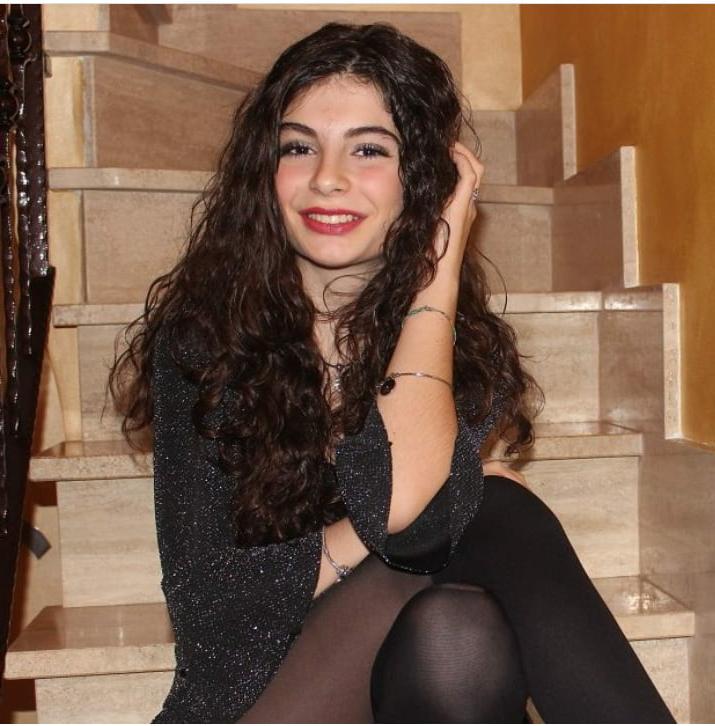 25P PANTYHOSE QUEENS 2