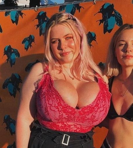 15P Busty BBW 18
