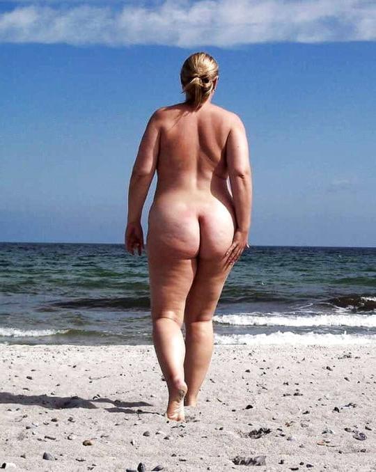 25P mature pussy outdoor