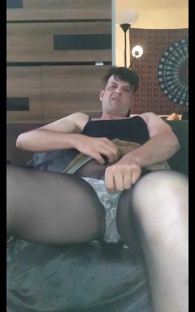 25P Tranny in pantyhose
