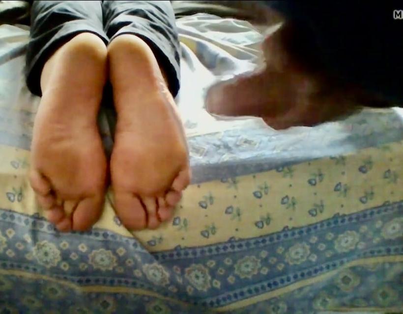 25P Oh God My Big Dick Cums on Wrinkled Soles