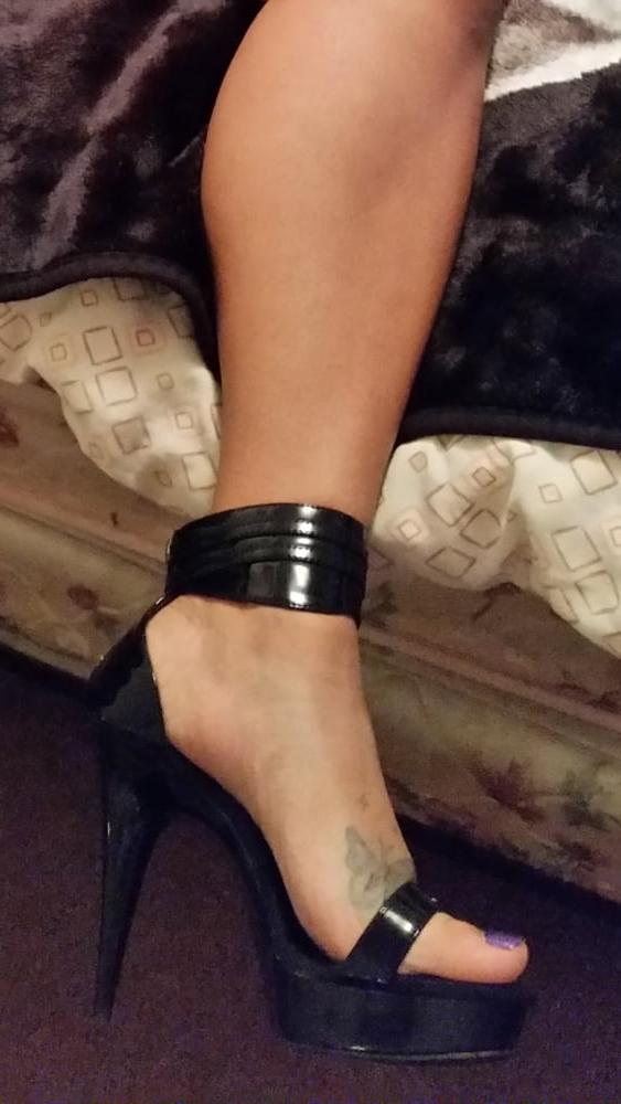 25P Sexy in heels