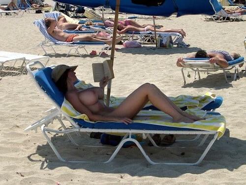 25P Slim and Busty Milf